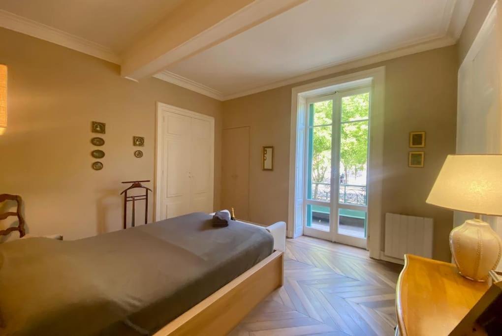 L'Historien - Avec Balcon Coeur De Nimes Apartman Kültér fotó