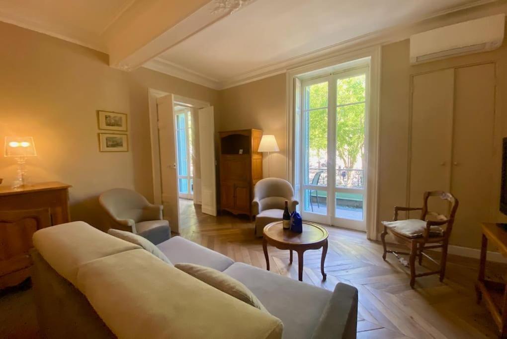 L'Historien - Avec Balcon Coeur De Nimes Apartman Kültér fotó