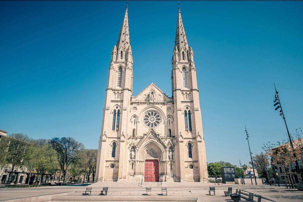 L'Historien - Avec Balcon Coeur De Nimes Apartman Kültér fotó