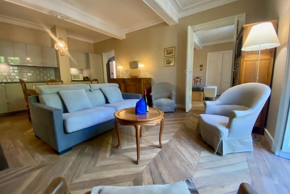 L'Historien - Avec Balcon Coeur De Nimes Apartman Kültér fotó
